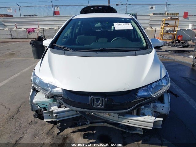 Honda FIT LX 2017 3HGGK5H51HM710136 Image 6