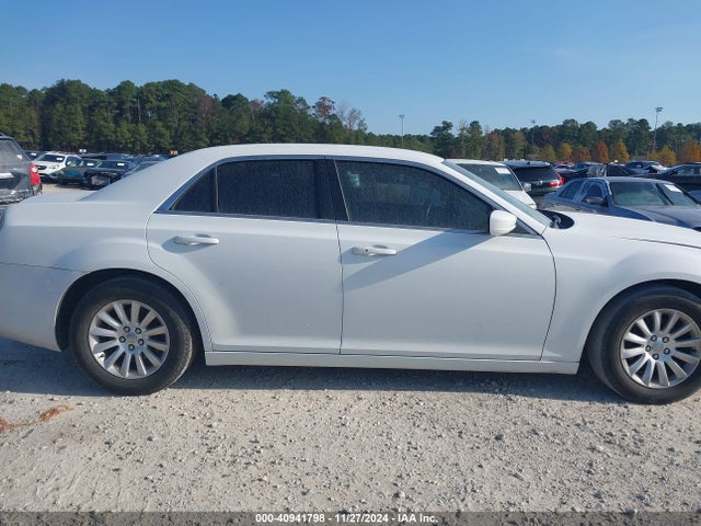 Chrysler 300 Uptown Edition 2014 2C3CCAAG1EH128115 Image 13
