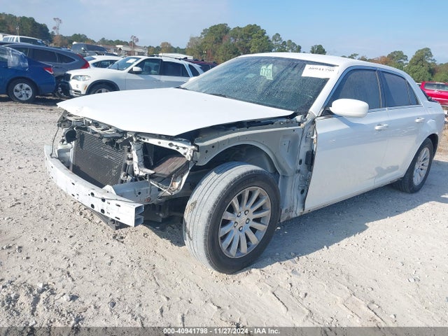 Chrysler 300 Uptown Edition 2014 2C3CCAAG1EH128115 Image 2
