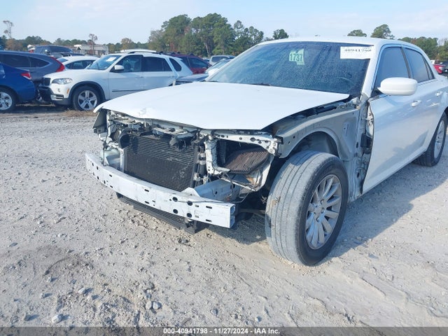 Chrysler 300 Uptown Edition 2014 2C3CCAAG1EH128115 Image 6