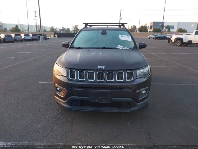 3C4NJDBB0KT713754 Jeep Compass Latitude 4x4