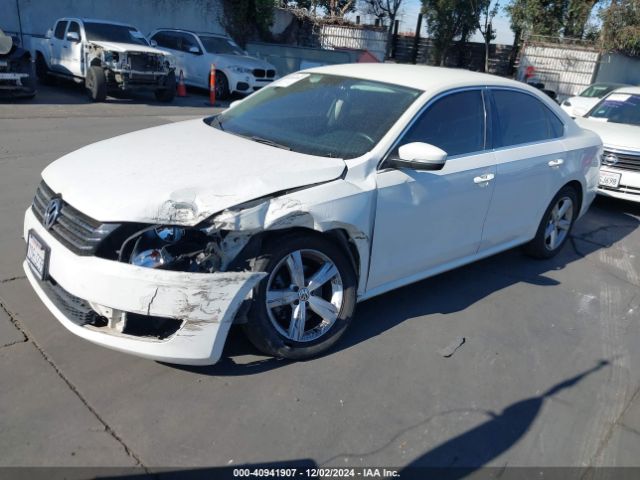 1VWAT7A33EC052075 Volkswagen Passat 1.8t Wolfsburg Edition