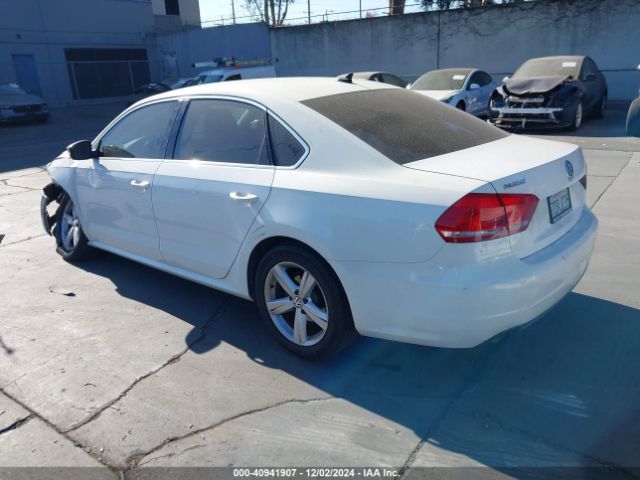 1VWAT7A33EC052075 Volkswagen Passat 1.8t Wolfsburg Edition