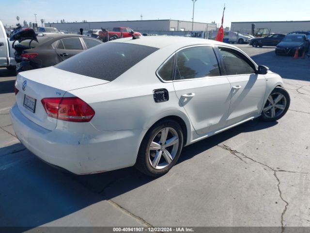 1VWAT7A33EC052075 Volkswagen Passat 1.8t Wolfsburg Edition