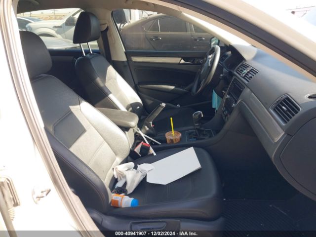 1VWAT7A33EC052075 Volkswagen Passat 1.8t Wolfsburg Edition