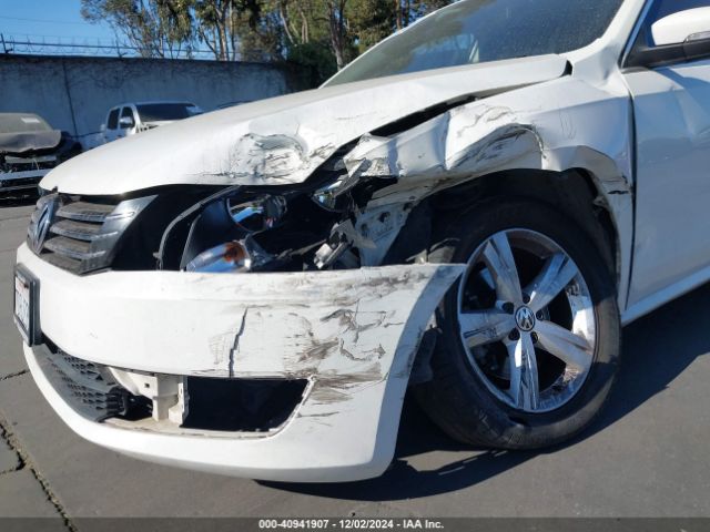 1VWAT7A33EC052075 Volkswagen Passat 1.8t Wolfsburg Edition