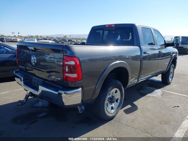 3C6UR5FL4NG325945 RAM 2500 Laramie  4x4 6'4 Box