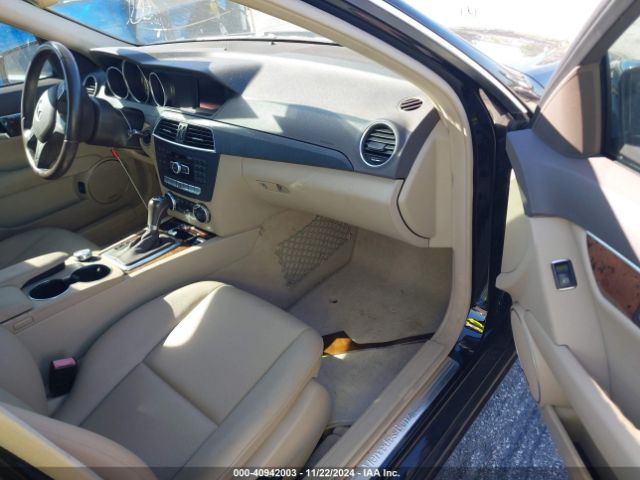 WDDGF4HB3ER309030 Mercedes-Benz C 250 Luxury/sport