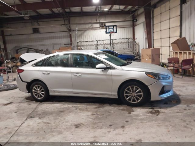 5NPE24AF2JH683429 Hyundai SONATA SE