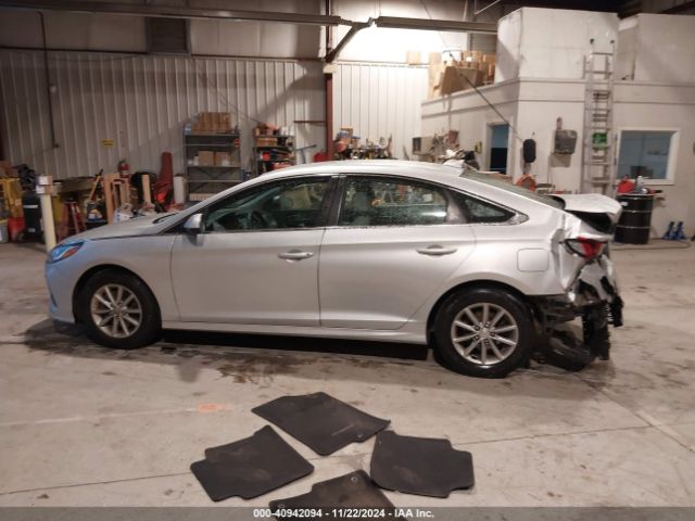 5NPE24AF2JH683429 Hyundai SONATA SE