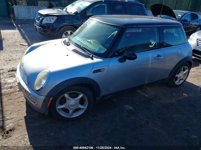 2003 MINI COOPER WMWRC33463TE14448 Photo 1