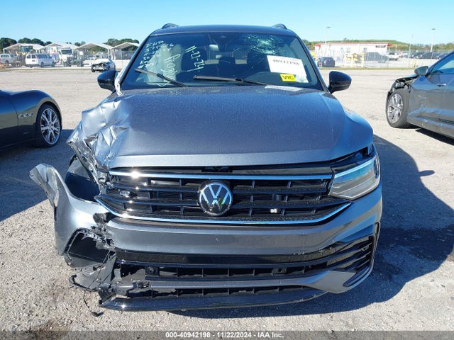 3VVCB7AX2RM038076 Volkswagen Tiguan 2.0t Se R-line Black