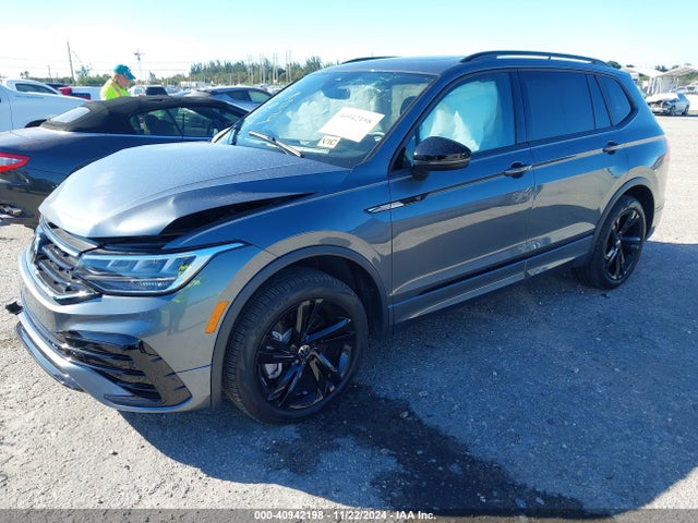 3VVCB7AX2RM038076 Volkswagen Tiguan 2.0t Se R-line Black