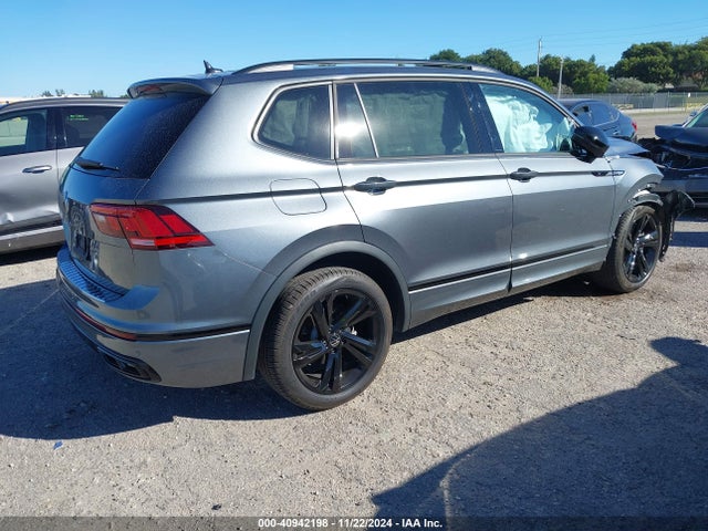 3VVCB7AX2RM038076 Volkswagen Tiguan 2.0t Se R-line Black