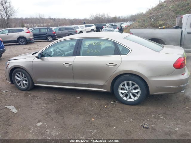 1VWAT7A37GC022337 Volkswagen Passat 1.8t S