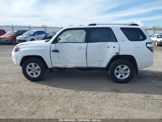 Toyota 4RUNNER SR5 2024 JTEMU5JR4R6260701 Image 13