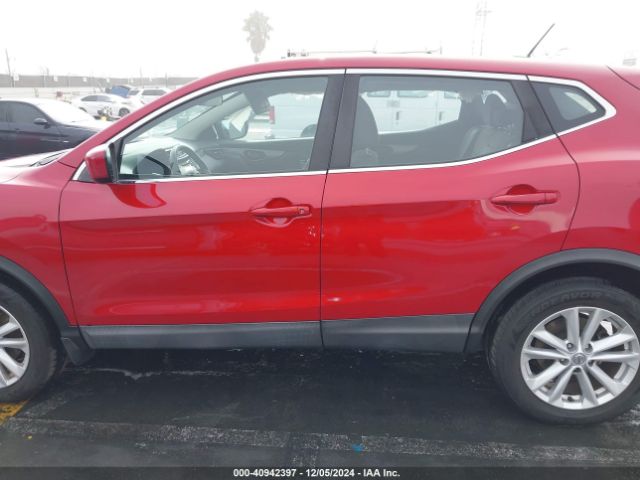 JN1BJ1CPXHW010261 Nissan Rogue Sport S