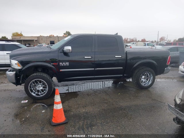 RAM 1500 Laramie  4x4 5'7 Box 2018 1C6RR7NM1JS254556 Image 14