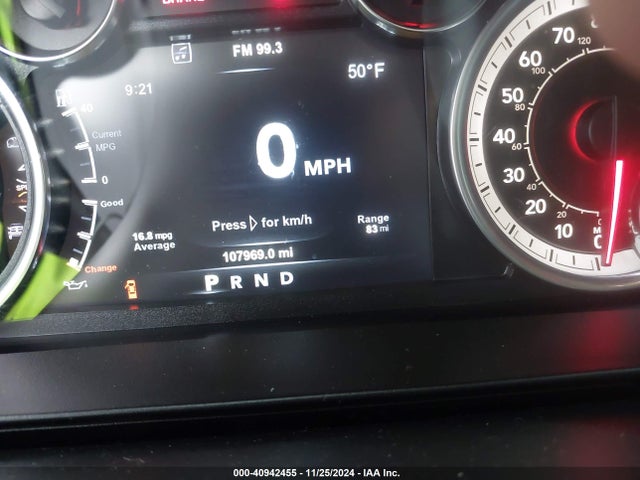RAM 1500 Laramie  4x4 5'7 Box 2018 1C6RR7NM1JS254556 Image 15