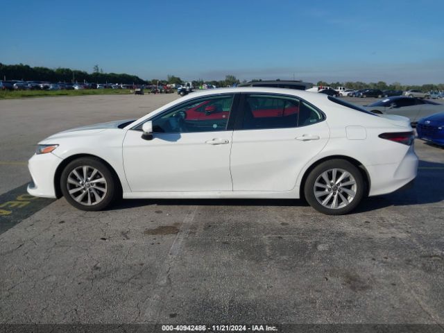 4T1C11AKXNU637697 Toyota CAMRY LE