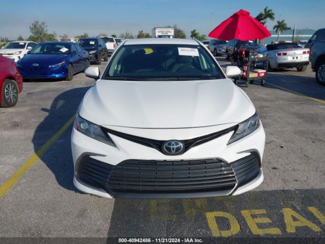 4T1C11AKXNU637697 Toyota CAMRY LE
