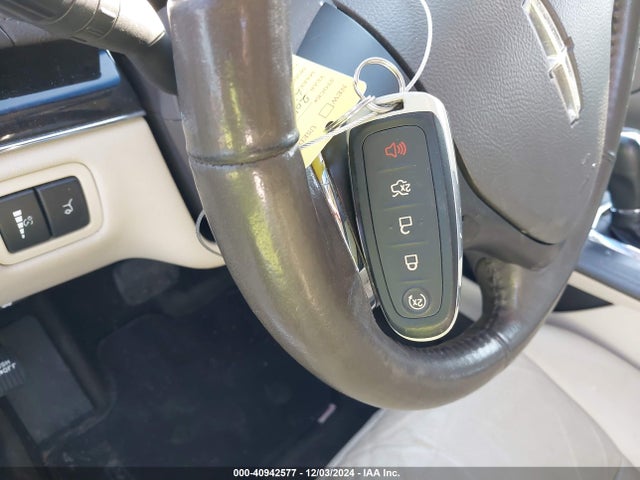 Lincoln Mkt Elite 2017 2LMHJ5AT0HBL00329 Image 11