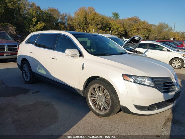 Lincoln Mkt Elite 2017 2LMHJ5AT0HBL00329 Image 13