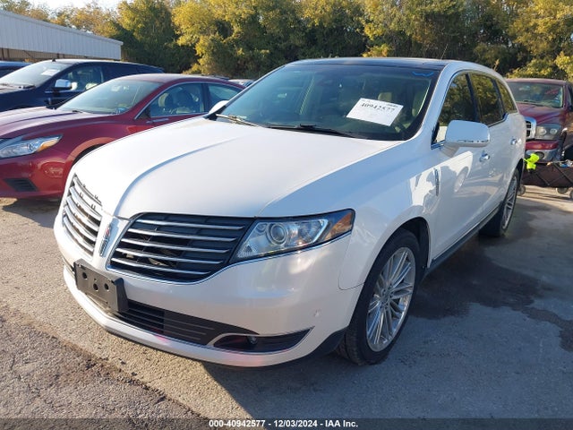 Lincoln Mkt Elite 2017 2LMHJ5AT0HBL00329 Image 2