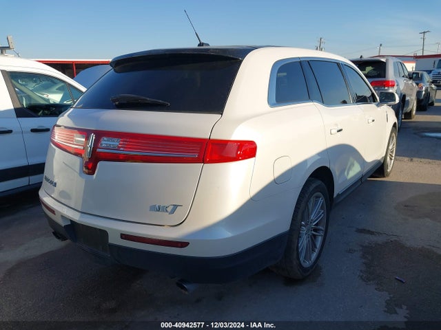 Lincoln Mkt Elite 2017 2LMHJ5AT0HBL00329 Image 4