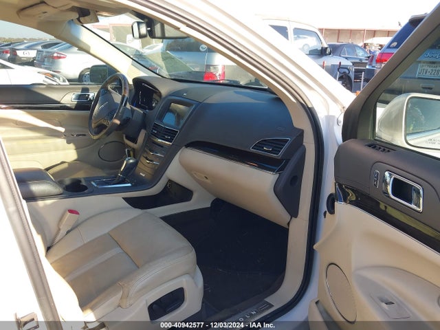 Lincoln Mkt Elite 2017 2LMHJ5AT0HBL00329 Image 5