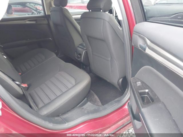 3FA6P0HD9HR180898 Ford FUSION SE