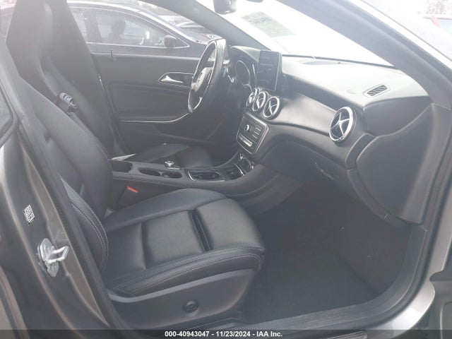 WDDSJ4GB8JN524074 Mercedes-Benz CLA 250 4MATIC