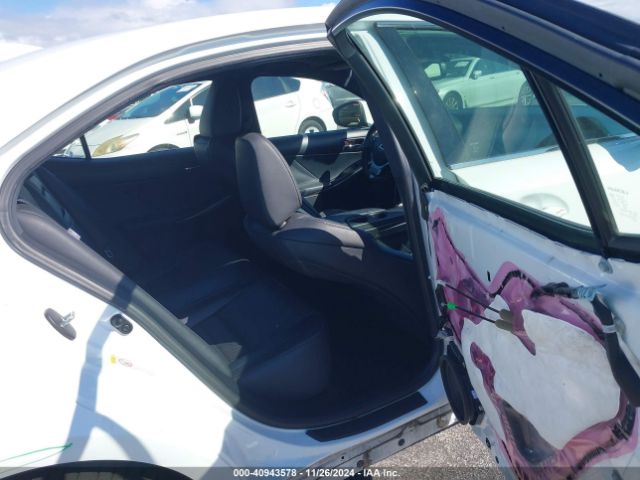 JTHBA1D27G5038053 Lexus IS 200T