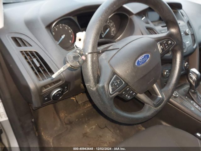 1FADP3K21GL364181 Ford FOCUS SE