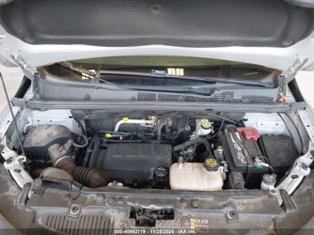 KL7CJKSB4MB318263 Chevrolet Trax Fwd Ls
