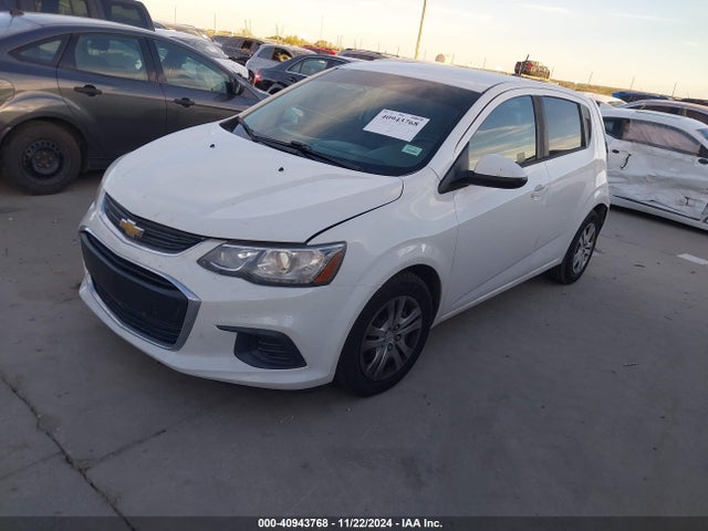 Chevrolet Sonic Lt Auto 2017 1G1JG6SH8H4149422 Image 2