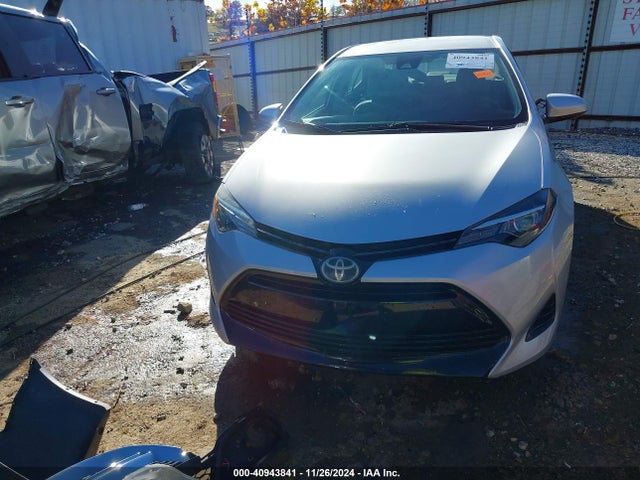 Toyota COROLLA LE 2018 5YFBURHE6JP740340 Image 13
