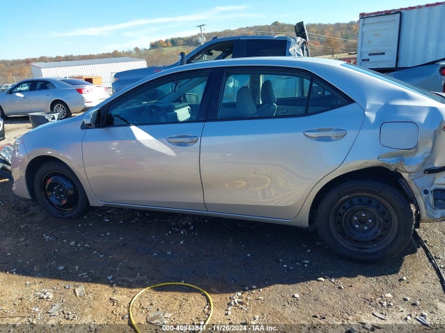 Toyota COROLLA LE 2018 5YFBURHE6JP740340 Image 15