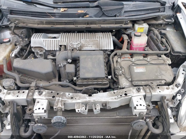 JTDKN3DU3F0458259 Toyota Prius Two