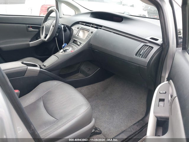 JTDKN3DU3F0458259 Toyota Prius Two