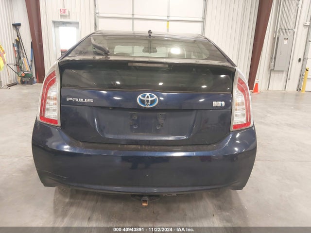 Toyota Prius Two 2015 JTDKN3DU9F1931494 Image 17