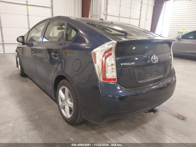 Toyota Prius Two 2015 JTDKN3DU9F1931494 Image 3
