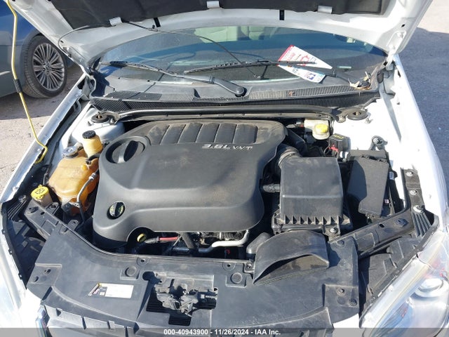 1C3CCBAG2EN101745 Chrysler 200 LX