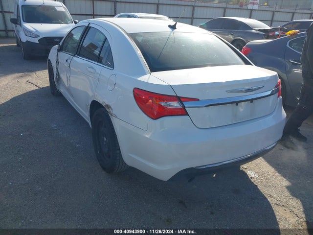 1C3CCBAG2EN101745 Chrysler 200 LX