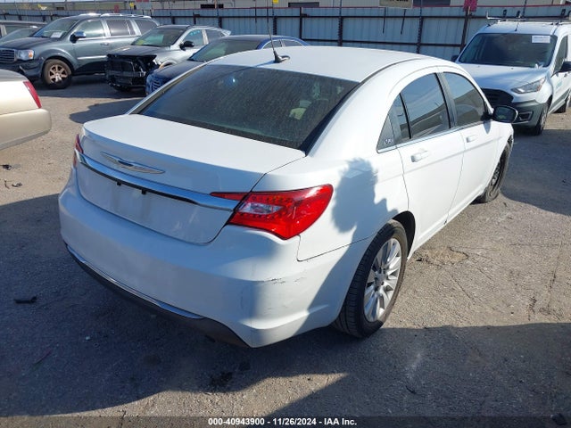 1C3CCBAG2EN101745 Chrysler 200 LX