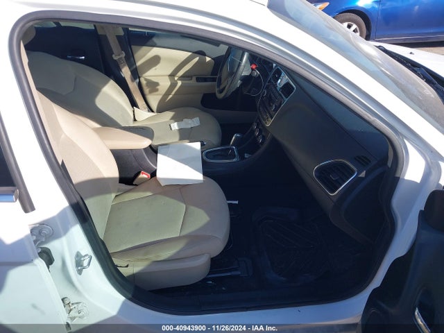 1C3CCBAG2EN101745 Chrysler 200 LX