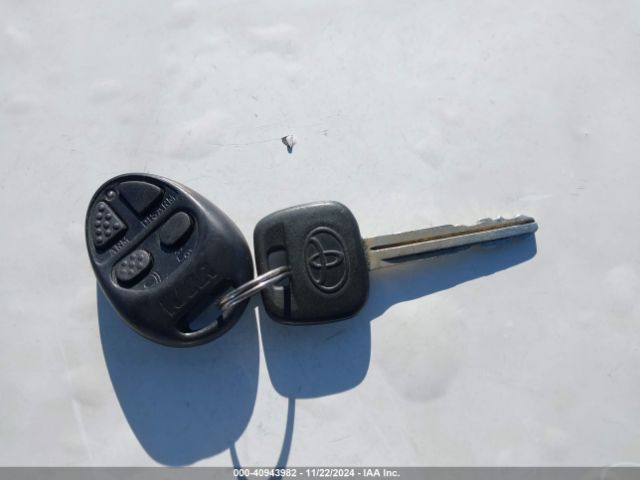 VNKKTUD35HA081344 Toyota YARIS L