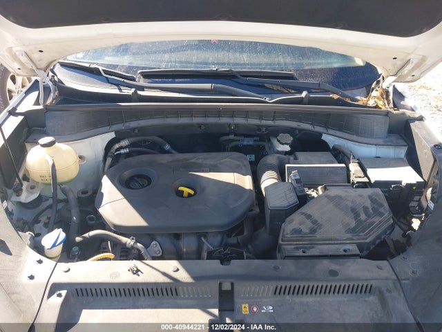 KM8J23A40GU063387 Hyundai TUCSON SE