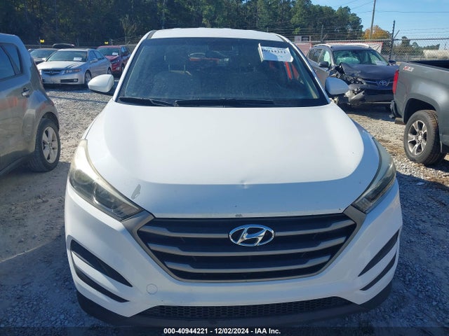 KM8J23A40GU063387 Hyundai TUCSON SE