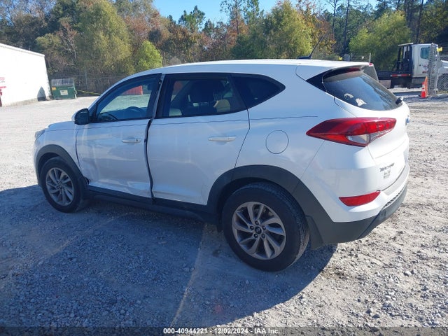 KM8J23A40GU063387 Hyundai TUCSON SE
